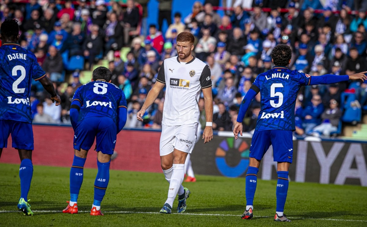 Nueva lesión en la defensa del Valencia Nueva lesión en la defensa del Valencia