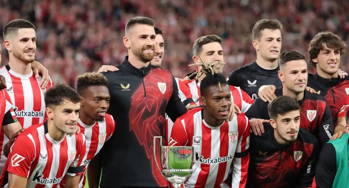 Unai Simón vuelve a ser titular seis meses después Unai Simón vuelve a ser titular seis meses después