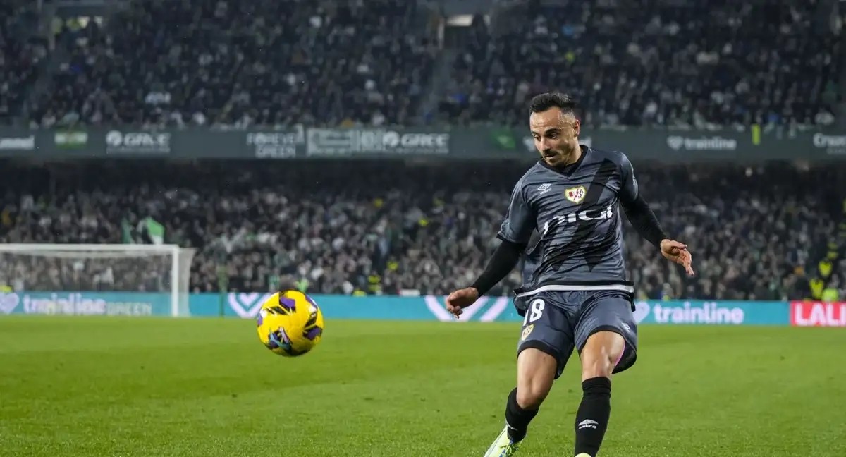 Álvaro García cae lesionado ante el Real Betis Álvaro García cae lesionado ante el Real Betis
