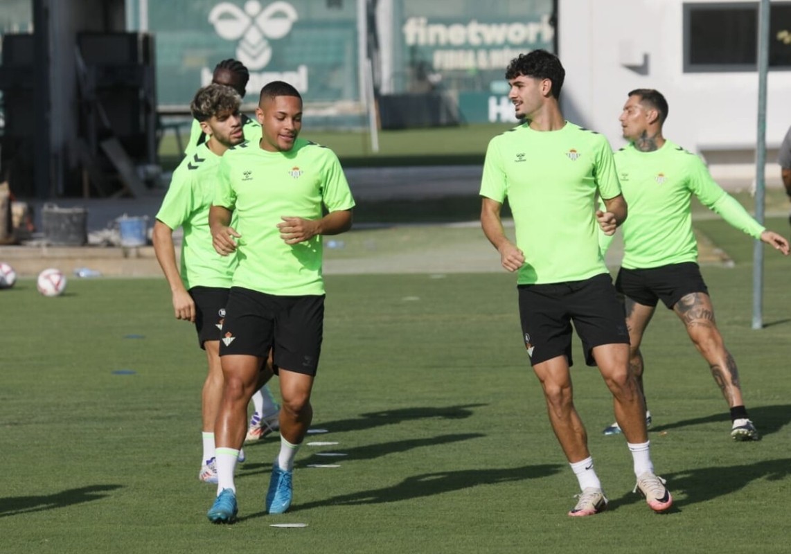 El Tottenham se fija en Vítor Roque y Johnny Cardoso El Tottenham se fija en Vítor Roque y Johnny Cardoso