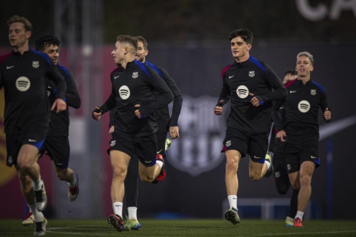 Dani Olmo y Raphinha se caen de la convocatoria del Barcelona Dani Olmo y Raphinha se caen de la convocatoria del Barcelona