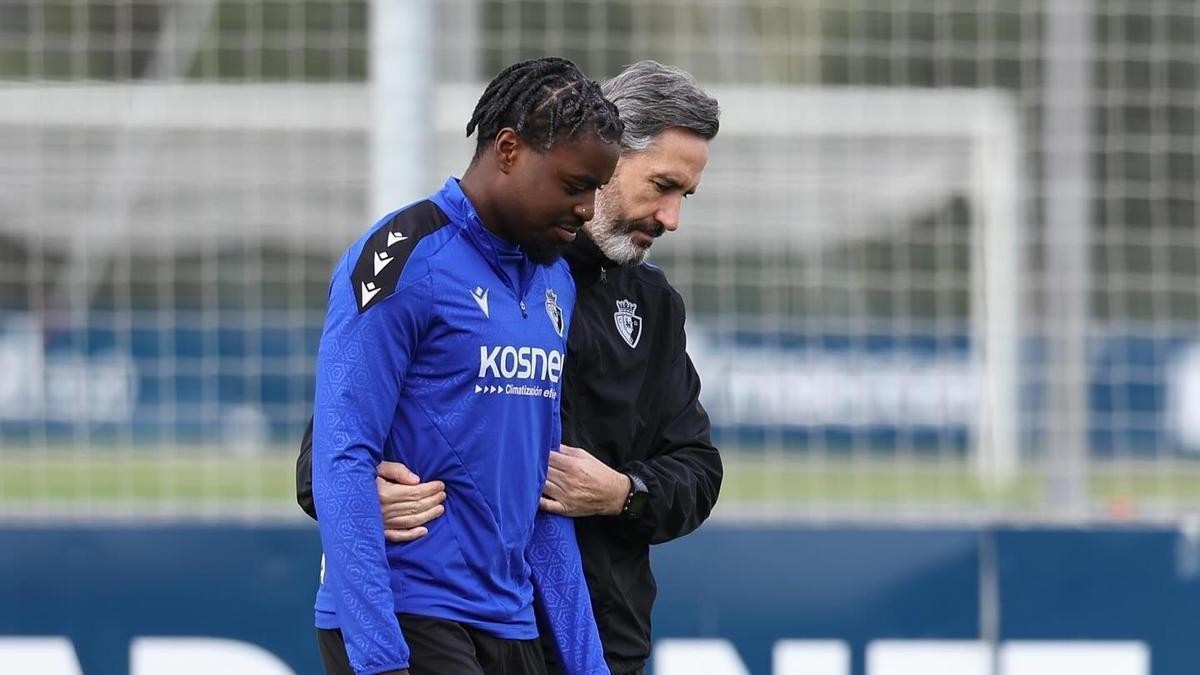 Vicente Moreno tiene claro el once que alineará ante el Atlético Vicente Moreno tiene claro el once que alineará ante el Atlético