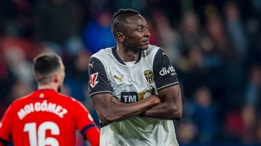 Sadiq volverá a Valencia tras recorrer 12.000km con Nigeria y jugar 0 minutos