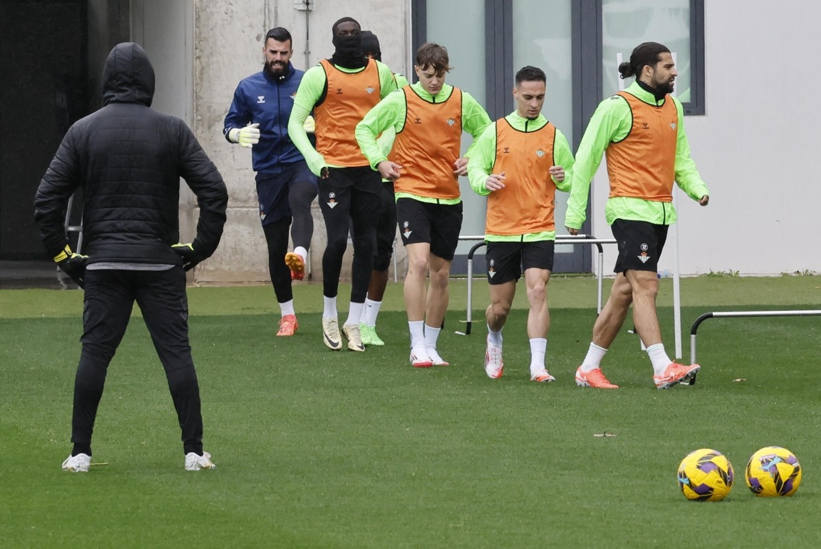 Nueva baja en el entrenamiento del Betis y última hora sobre Antony Nueva baja en el entrenamiento del Betis y última hora sobre Antony