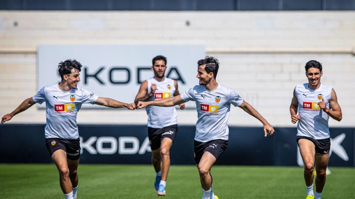 Corberán ensaya once con novedades y Barrenechea da el susto Corberán ensaya once con novedades y Barrenechea da el susto