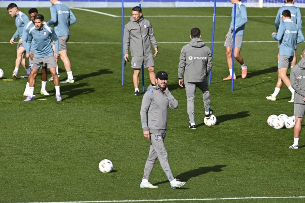 Simeone ensaya sin Lenglet ni Gallagher para recibir a la Real Sociedad Simeone ensaya sin Lenglet ni Gallagher para recibir a la Real Sociedad