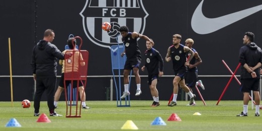Flick ensaya once para enfrentarse al Espanyol