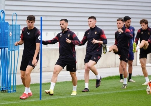 Seis bajas en el entrenamiento del Sevilla