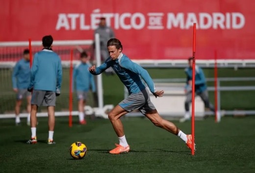 Simeone ensaya once con muchos cambios en una sesión sin Oblak ni Barrios