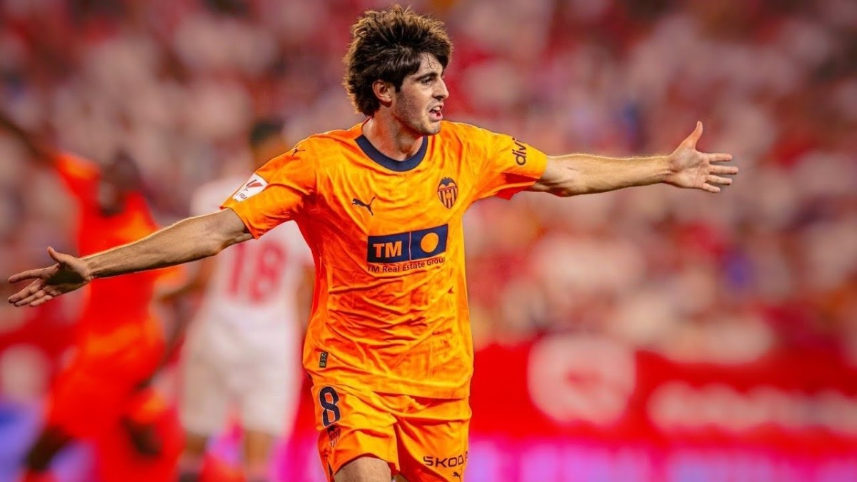 El Milan sigue apretando por Javi Guerra El Milan sigue apretando por Javi Guerra