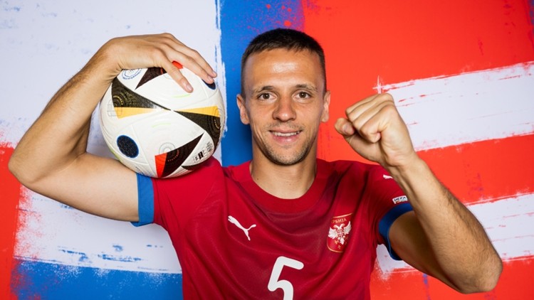 El Oviedo piensa en el serbio Nemanja Maksimovic, ex del Getafe El Oviedo piensa en el serbio Nemanja Maksimovic, ex del Getafe