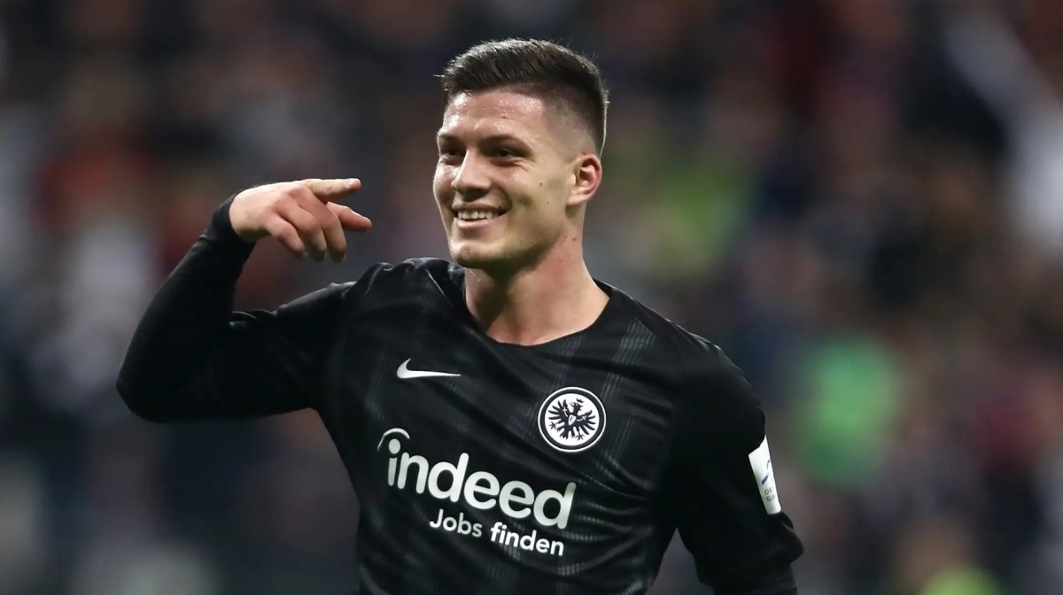 La dirección deportiva del Oviedo confirma negociaciones con Jovic La dirección deportiva del Oviedo confirma negociaciones con Jovic