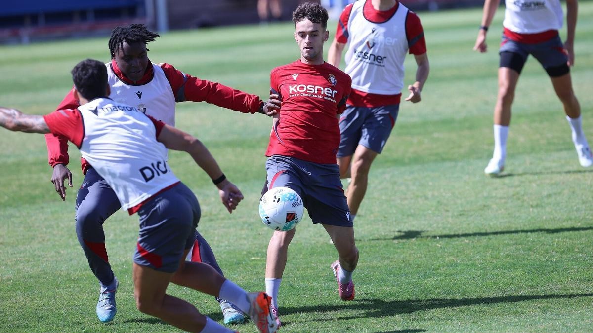 Osasuna recupera a Aimar Oroz y pierde a Rubén García Osasuna recupera a Aimar Oroz y pierde a Rubén García