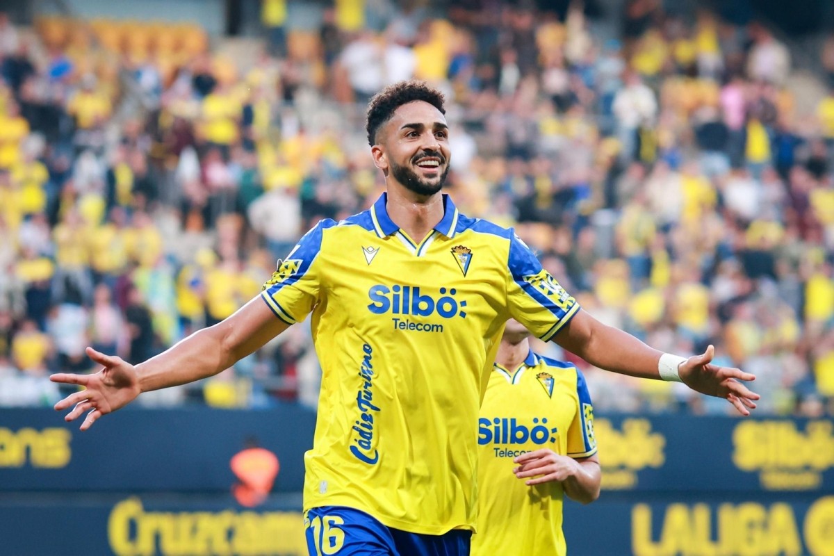 Rayo Vallecano y Cádiz negocian por Chris Ramos