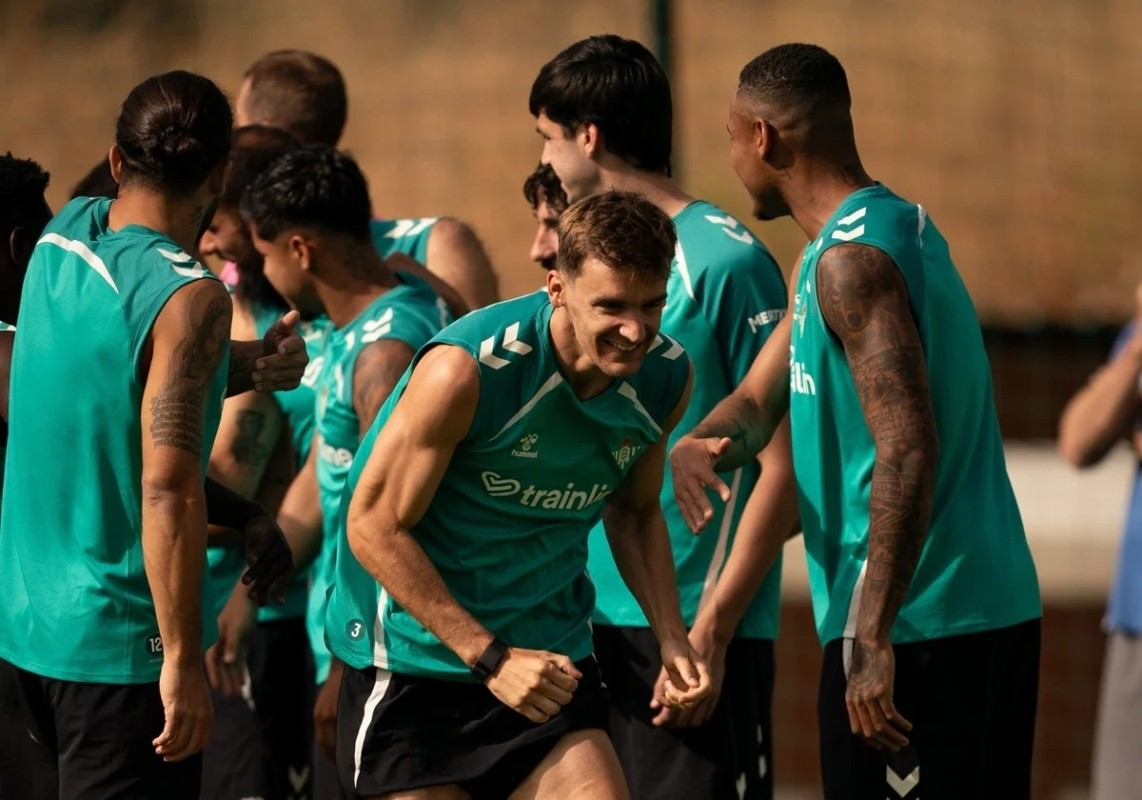 Llorente ilusiona al Betis: primer paso en su regreso a la dinámica grupal Llorente ilusiona al Betis: primer paso en su regreso a la dinámica grupal