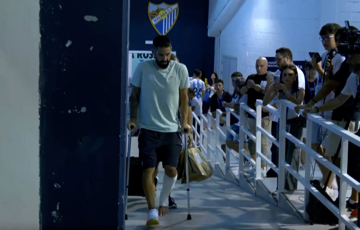 ¡Alerta Isco! Abandonó La Rosaleda en muletas