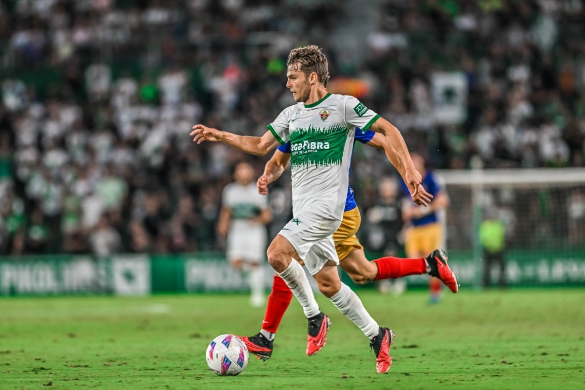 Guía Fantasy de la plantilla, alineación tipo y recomendables de Elche C.F. temporada 25/26.