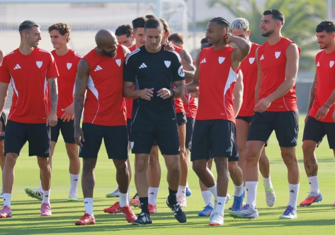 El Sevilla recupera otro lesionado pero sigue con seis bajas, sin inscritos y con trece jugadores del filial