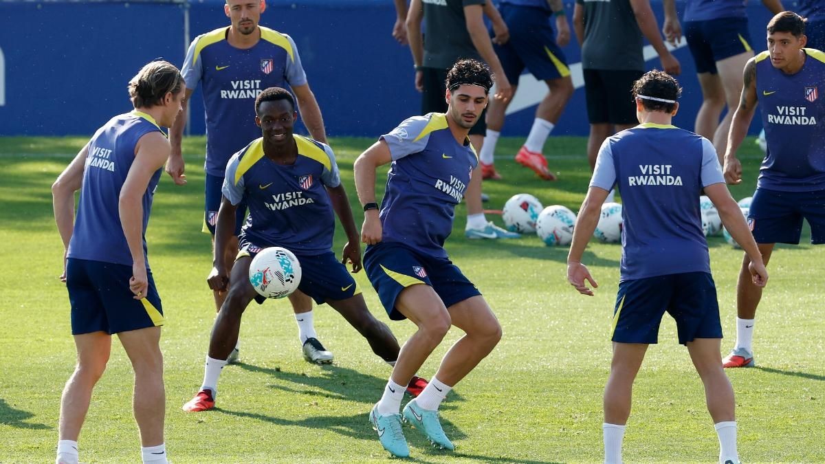 Simeone cambia el ensayo en la sesión previa al Espanyol