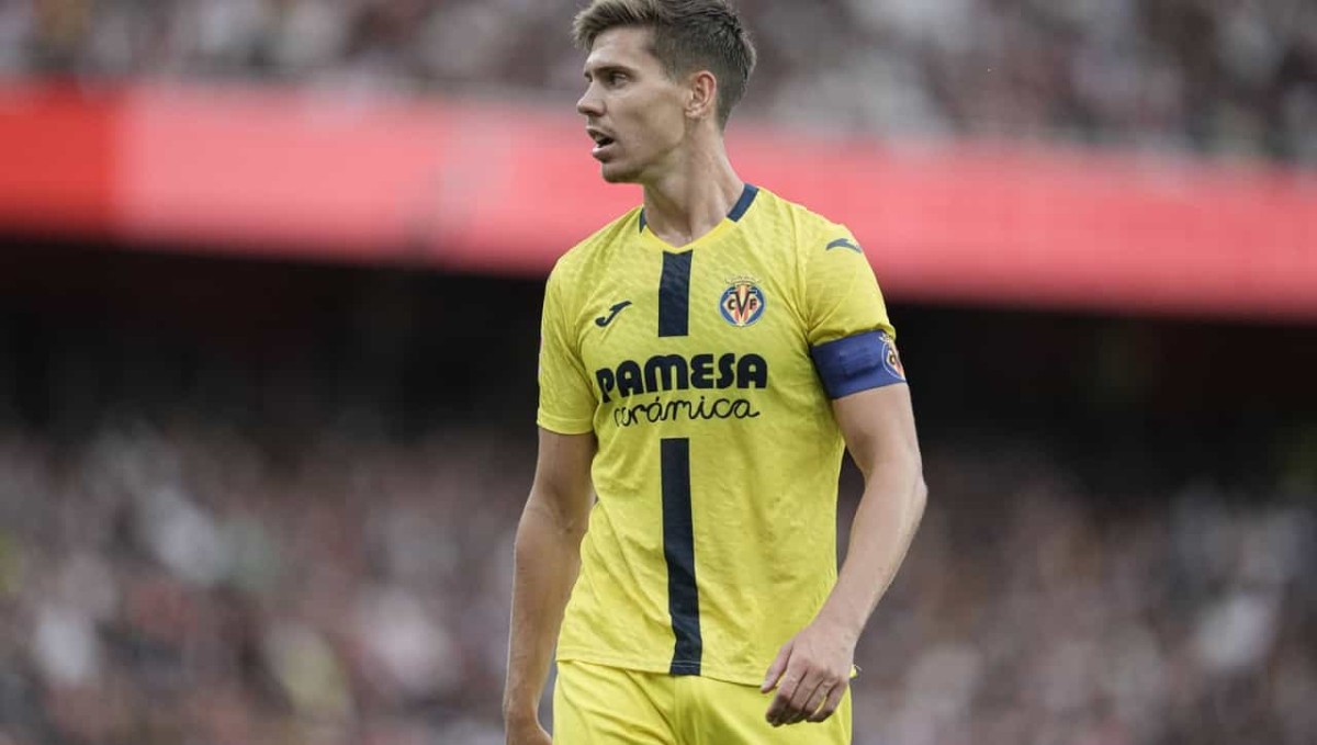 Foyth pidió el cambio por molestias ante el Real Oviedo Foyth pidió el cambio por molestias ante el Real Oviedo