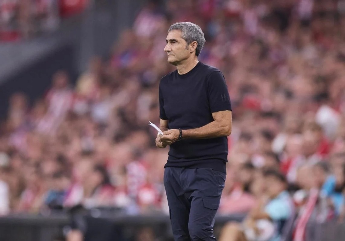 Valverde sobre Nico Williams, Areso, Robert Navarro, Gorosabel y Rego Valverde sobre Nico Williams, Areso, Robert Navarro, Gorosabel y Rego