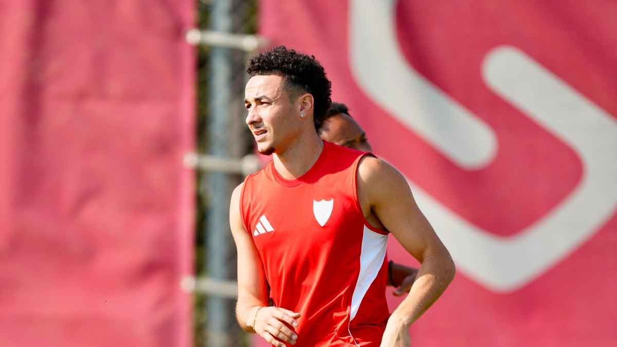 Siete bajas en el entrenamiento del Sevilla: Lukebakio al margen y última hora de Rubén Vargas y Juanlu Siete bajas en el entrenamiento del Sevilla: Lukebakio al margen y última hora de Rubén Vargas y Juanlu