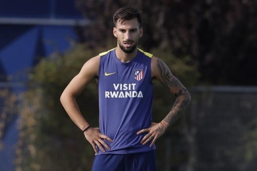 Álex Baena enciende las alarmas tras no completar el entrenamiento por molestias