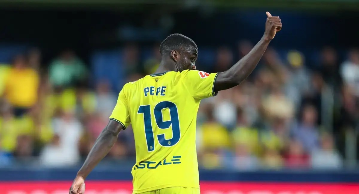 Alarma Nicolás Pépé en el Villarreal por molestias