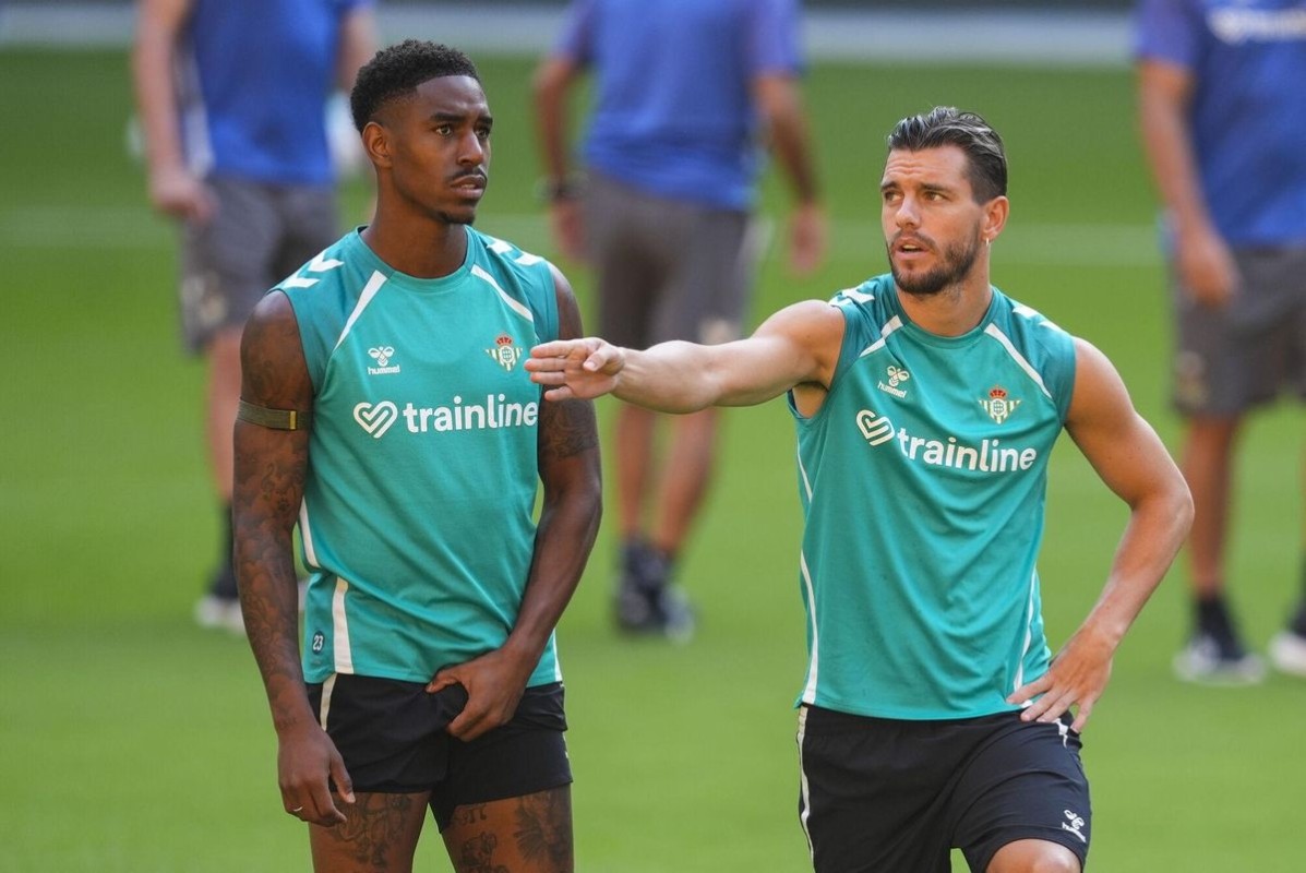 Alineación probable del Real Betis ante el Alavés según la prensa ¿Junior Firpo titular? Alineación probable del Real Betis ante el Alavés según la prensa ¿Junior Firpo titular?