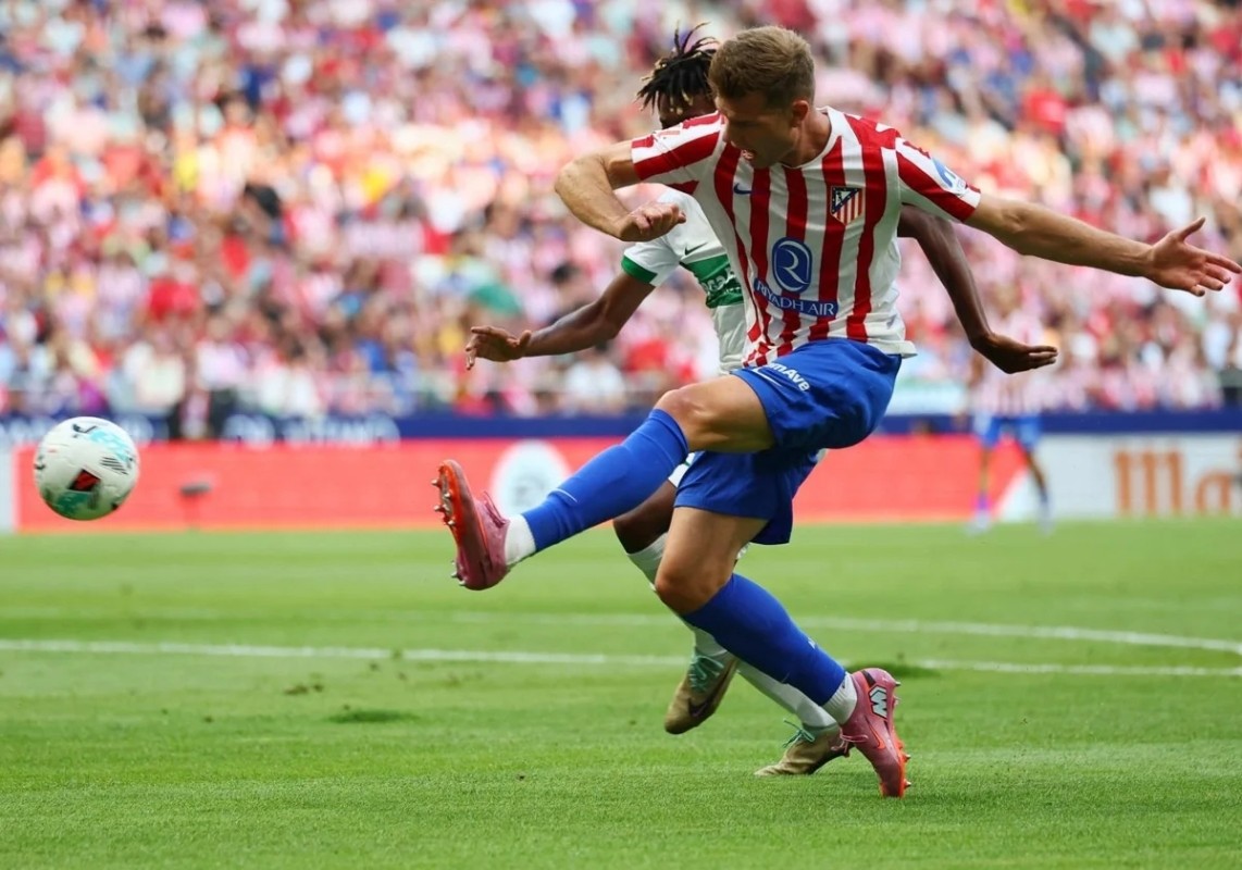 Crónica y ficha técnica del Atlético de Madrid 1 -1 Elche Crónica y ficha técnica del Atlético de Madrid 1 -1 Elche