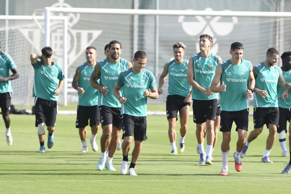 Dos nuevas bajas muy importantes en el Betis en una sesión con sorpresas Dos nuevas bajas muy importantes en el Betis en una sesión con sorpresas
