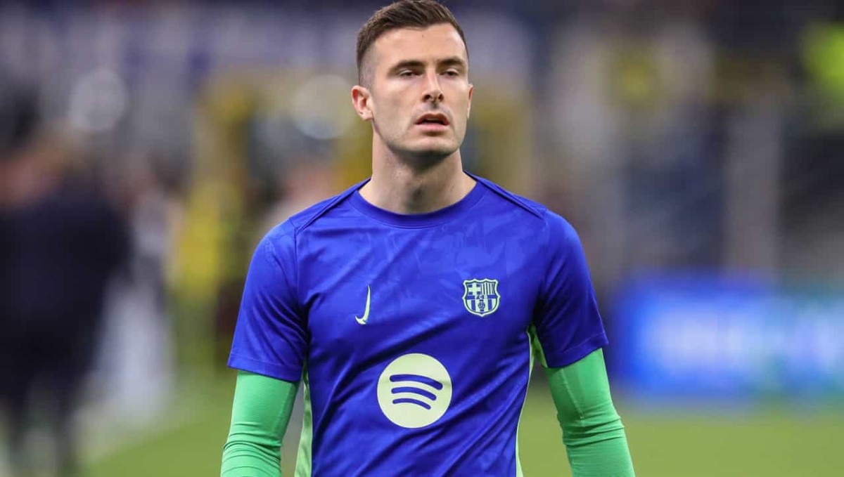 El Elche cierra el fichaje de Iñaki Peña, procedente del Barcelona El Elche cierra el fichaje de Iñaki Peña, procedente del Barcelona