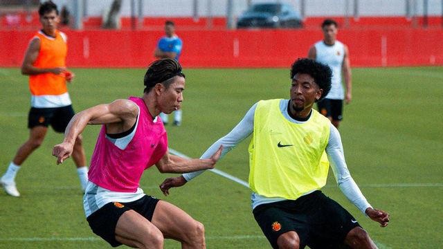 Nueva baja muy importante en el entrenamiento del Mallorca y última hora de Samu Costa, Maffeo y Larin Nueva baja muy importante en el entrenamiento del Mallorca y última hora de Samu Costa, Maffeo y Larin
