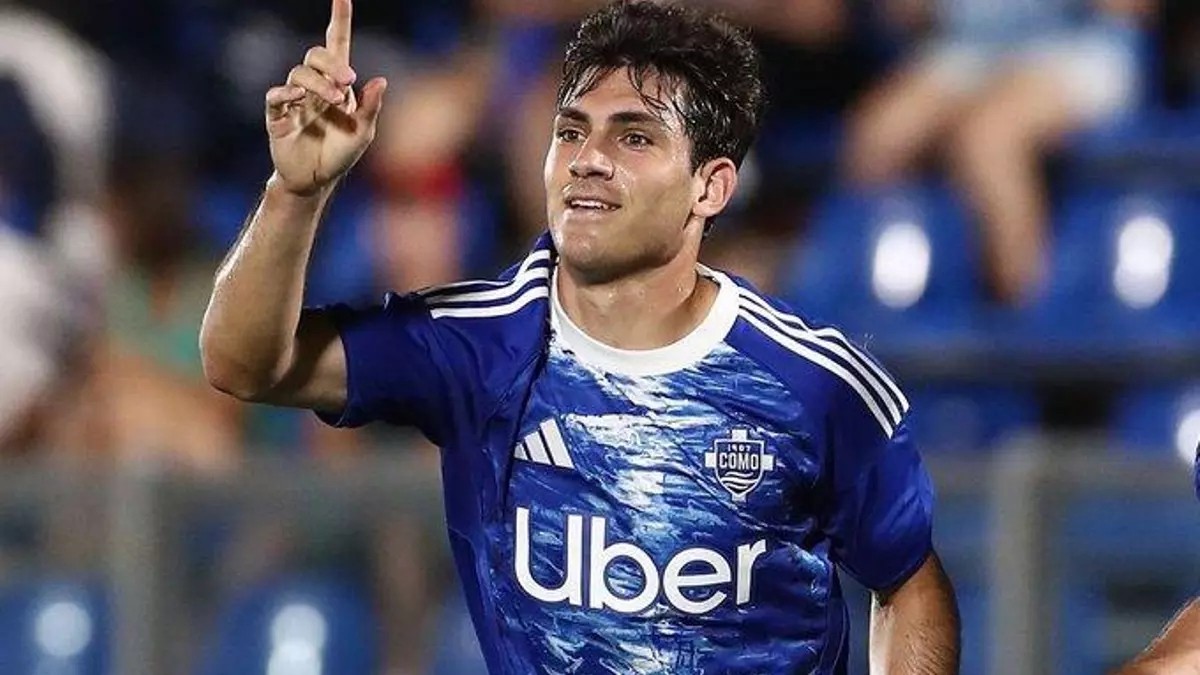 Iván Azón, a un paso de fichar por el Getafe cedido desde el Como Iván Azón, a un paso de fichar por el Getafe cedido desde el Como