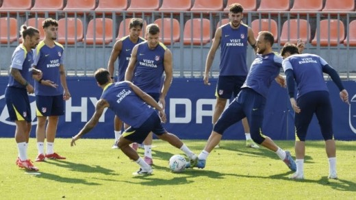 Simeone ensaya once con una novedad para enfrentarse al Alavés