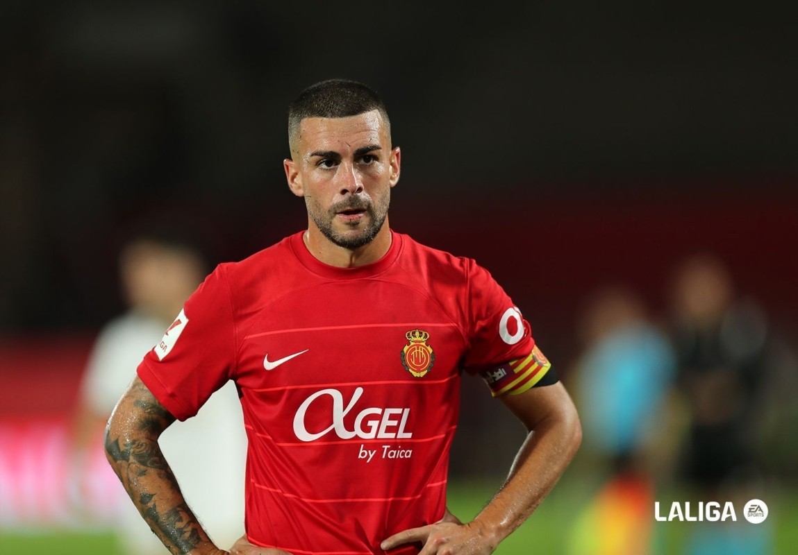 El Mallorca suspende de empleo y sueldo a Dani Rodríguez y le retira la capitanía El Mallorca suspende de empleo y sueldo a Dani Rodríguez y le retira la capitanía