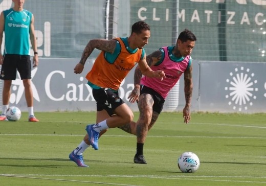 Antony, listo para ser titular ante el Levante