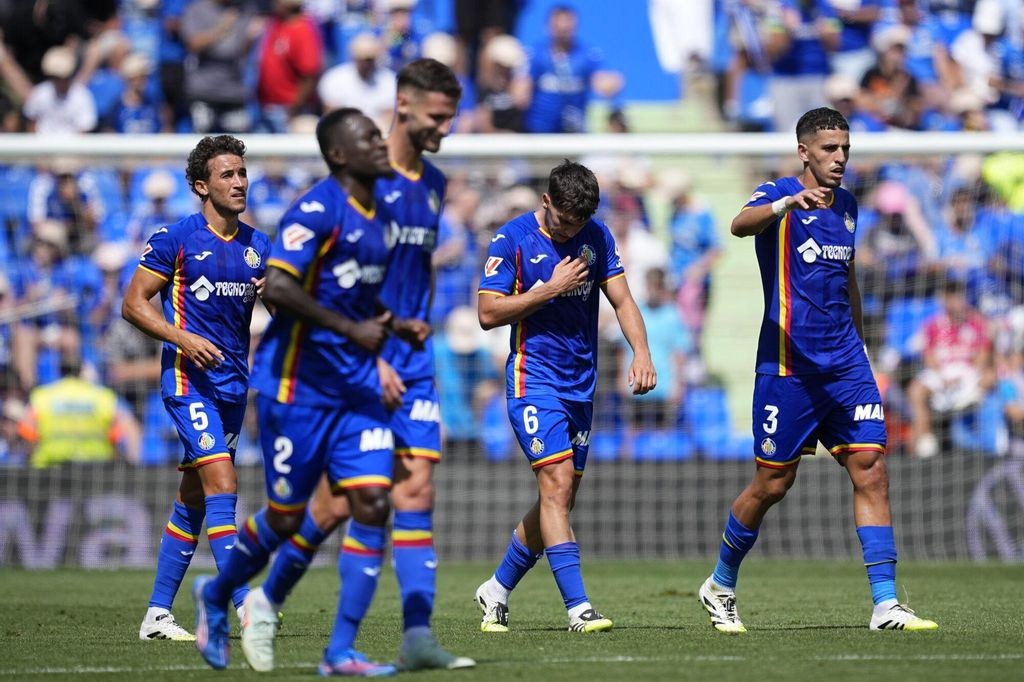 Abdel Abqar y Kiko Femenía, obligados a pedir el cambio por problemas musculares Abdel Abqar y Kiko Femenía, obligados a pedir el cambio por problemas musculares