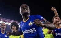 El motivo del cambio de Djené en el descanso ante el Real Oviedo