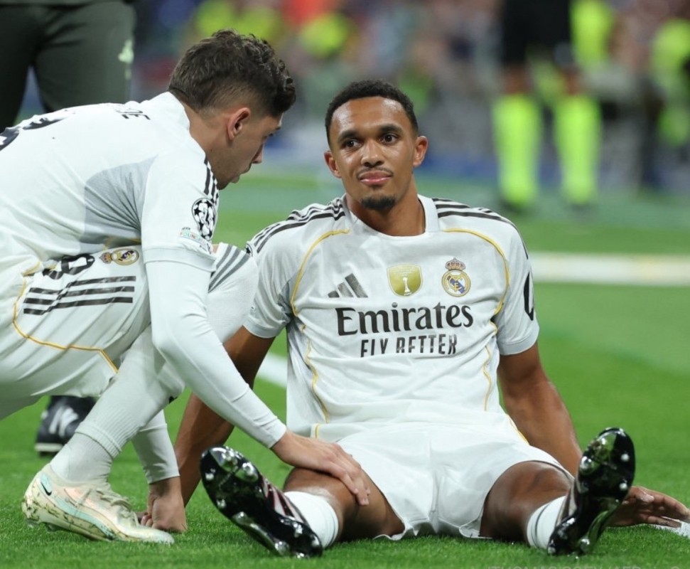 Alexander-Arnold sufre una lesión muscular ante el Olympique de Marsella