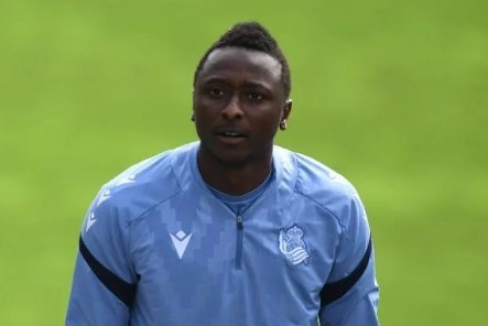 Sadiq vuelve a entrenarse con la Real Sociedad pero no se descarta que salga rumbo a Emiratos Árabes