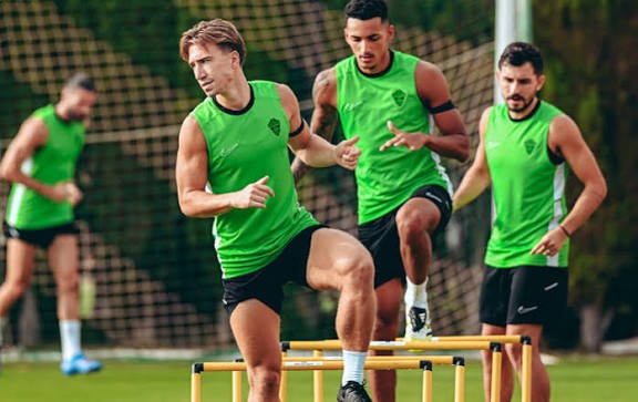 Dos nuevas bajas en el entrenamiento del Elche y última hora de Valera y Aguado Dos nuevas bajas en el entrenamiento del Elche y última hora de Valera y Aguado
