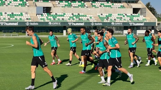 Última hora sobre las molestias de Marc Bartra y nueva baja confirmada para enfrentarse a la Real Sociedad