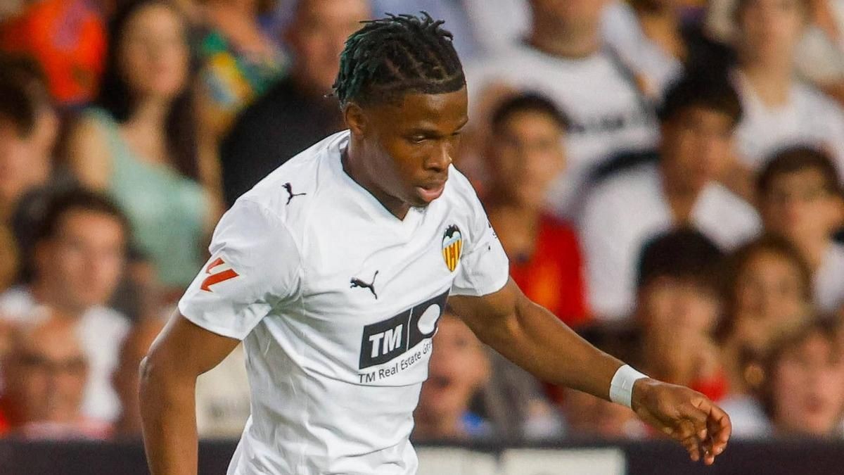 Posible nueva lesión en la delantera del Valencia Posible nueva lesión en la delantera del Valencia