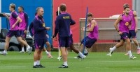 Hansi Flick ensaya once con muchas rotaciones para enfrentarse al Oviedo