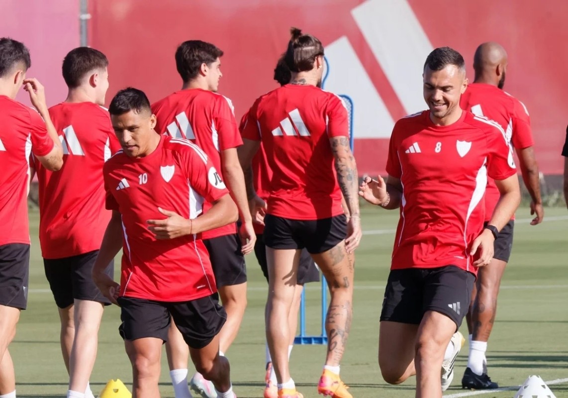 El Sevilla se ejercita con dos bajas muy importantes