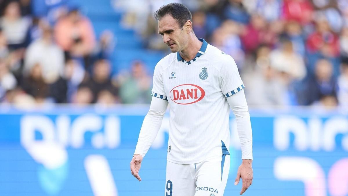 Kike García acaba lesionado en su regreso a Mendizorroza