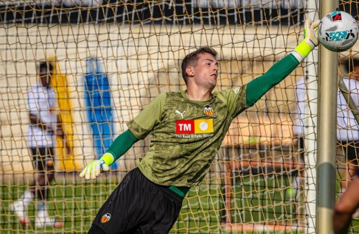 Novedades con Agirrezabala y Hugo Duro en el Valencia Novedades con Agirrezabala y Hugo Duro en el Valencia