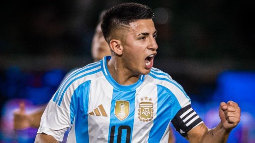 Thiago Almada da un susto con la selección argentina Thiago Almada da un susto con la selección argentina