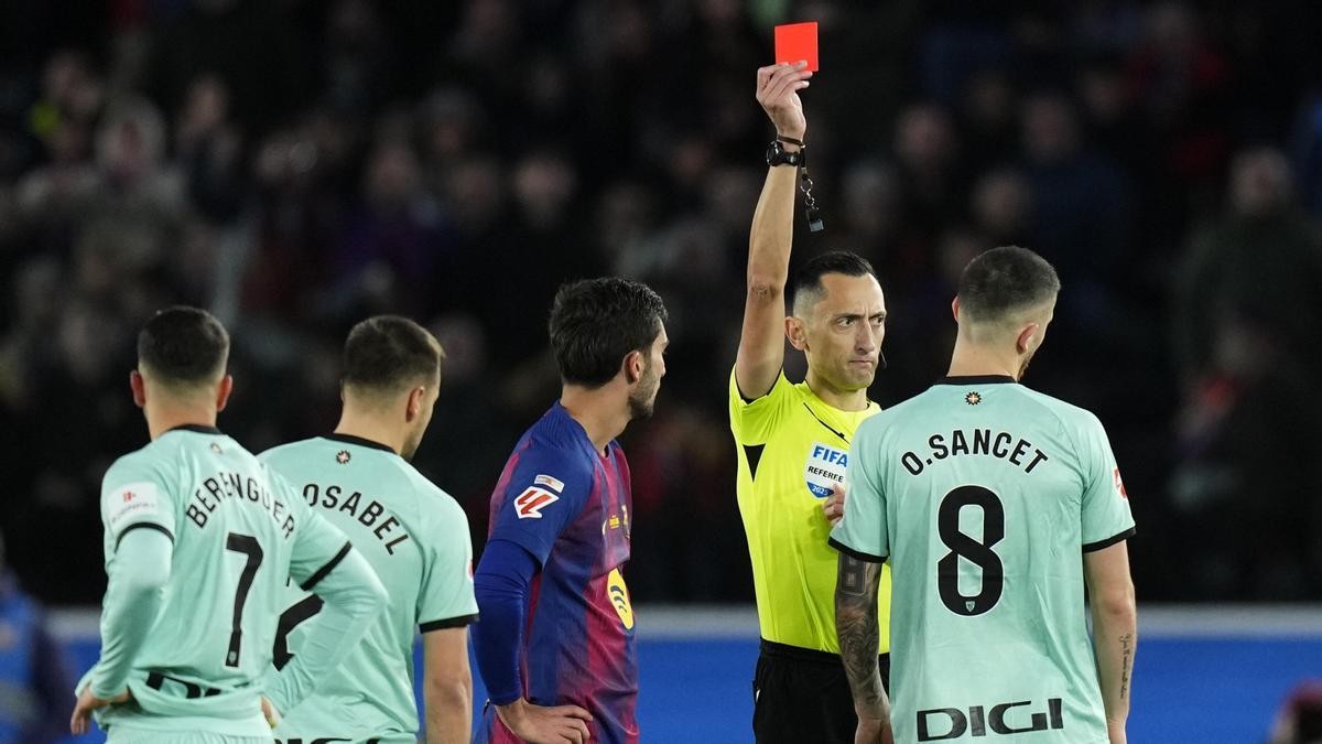 La sanción a la que se expone Sancet por su expulsión ante el Barcelona ¡Más de un partido!